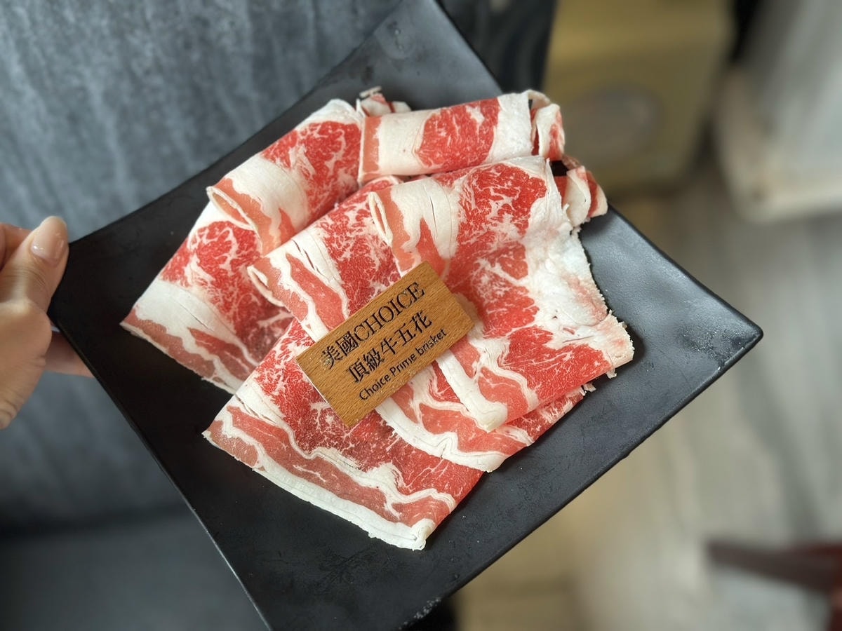 松江南京麻辣火鍋《石‧撈麻辣鴛鴦鍋》吃到飽!招牌經典酒家菜「 松江南京麻辣火鍋《石‧撈麻辣鴛鴦鍋》吃到飽!招牌經典酒家菜「