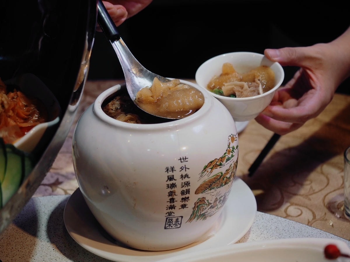 2025新北尾牙桌菜、年菜推薦宸軒園粵菜海鮮 中興店除夕 2025新北尾牙桌菜、年菜推薦宸軒園粵菜海鮮 中興店除夕