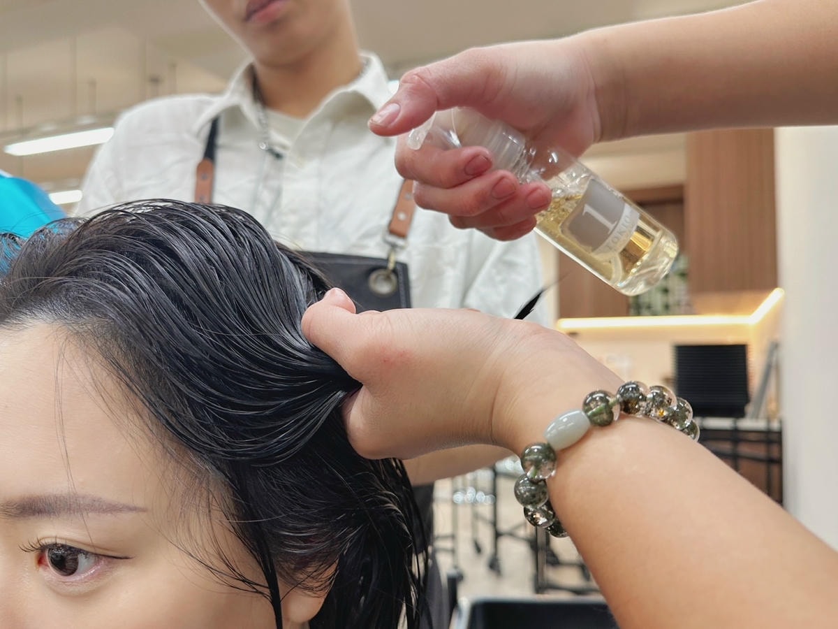 中山區一刀切短髮設計師推薦蘊 YUN SALON 中山店 中山區一刀切短髮設計師推薦蘊 YUN SALON 中山店