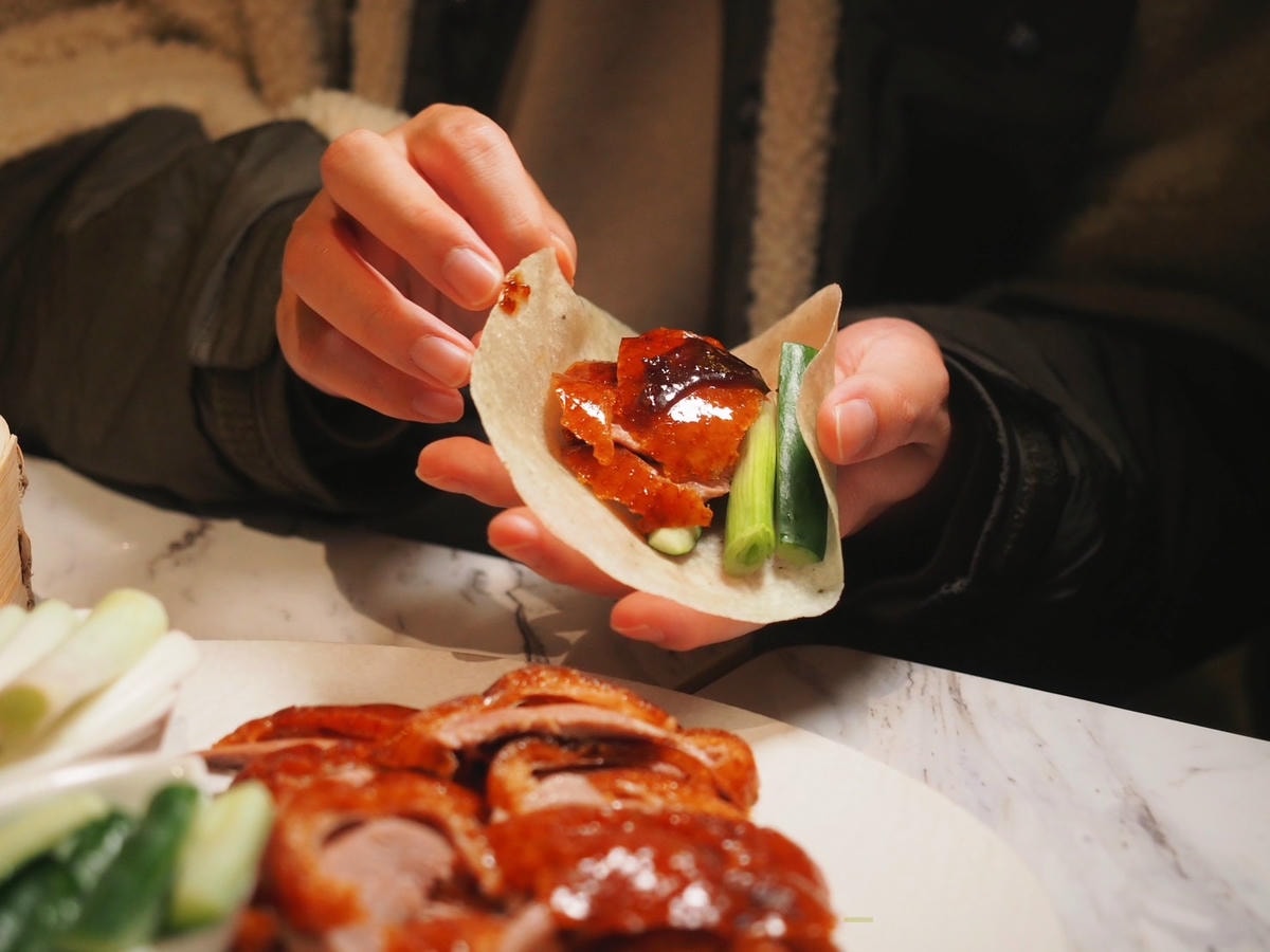大直美麗華餐廳推薦《鴨覓》台北烤鴨酥脆外皮鮮嫩多汁,廚師現場 大直美麗華餐廳推薦《鴨覓》台北烤鴨酥脆外皮鮮嫩多汁,廚師現場