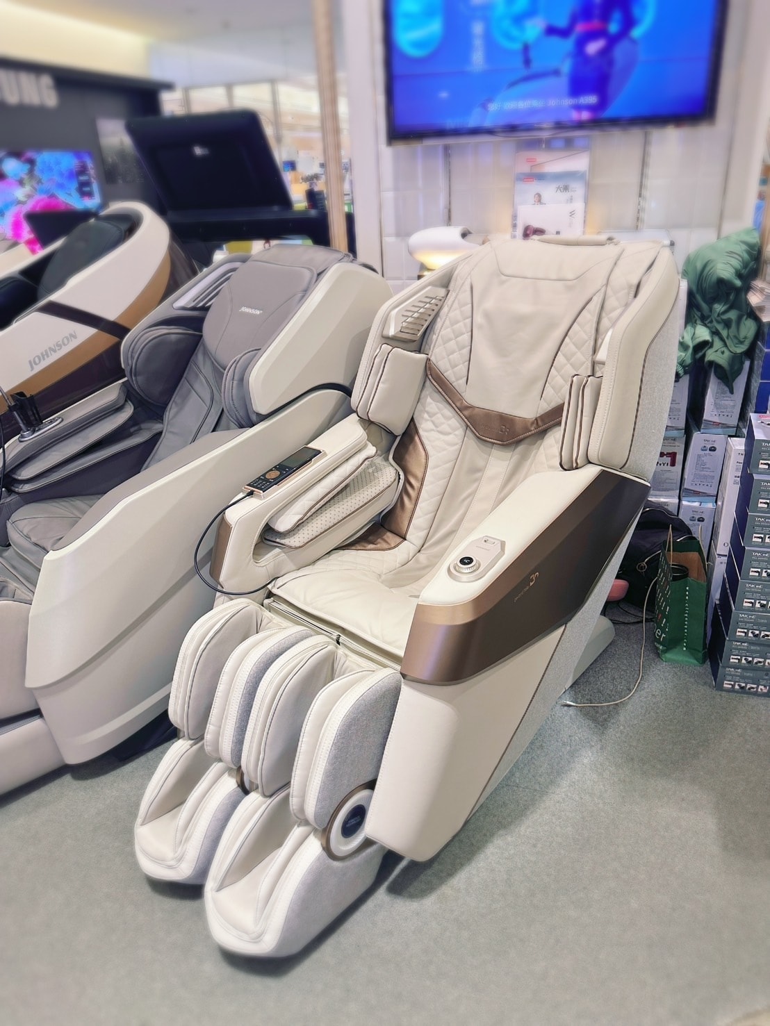 2025 按摩控必看,大按摩椅四款評比心得推薦 OSIM 2025 按摩控必看,大按摩椅四款評比心得推薦 OSIM