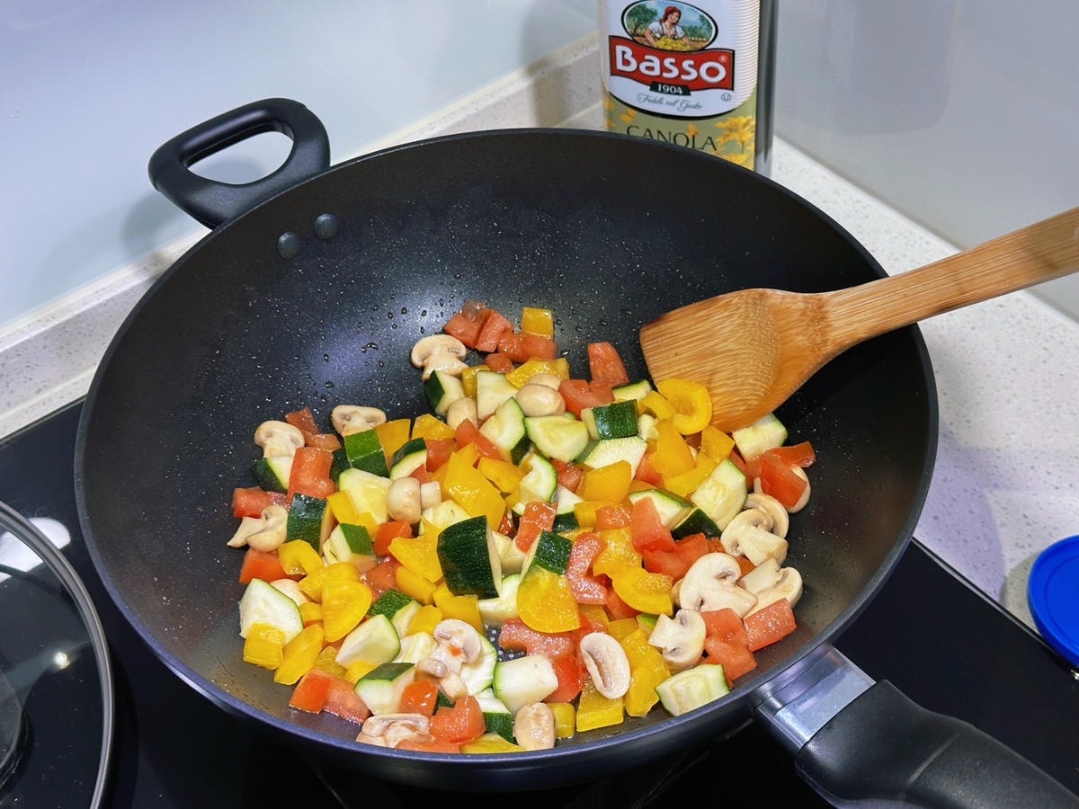 BASSO 巴碩義大利黃金芥花油開箱,適合日常烹飪耐高溫的芥 BASSO 巴碩義大利黃金芥花油開箱,適合日常烹飪耐高溫的芥