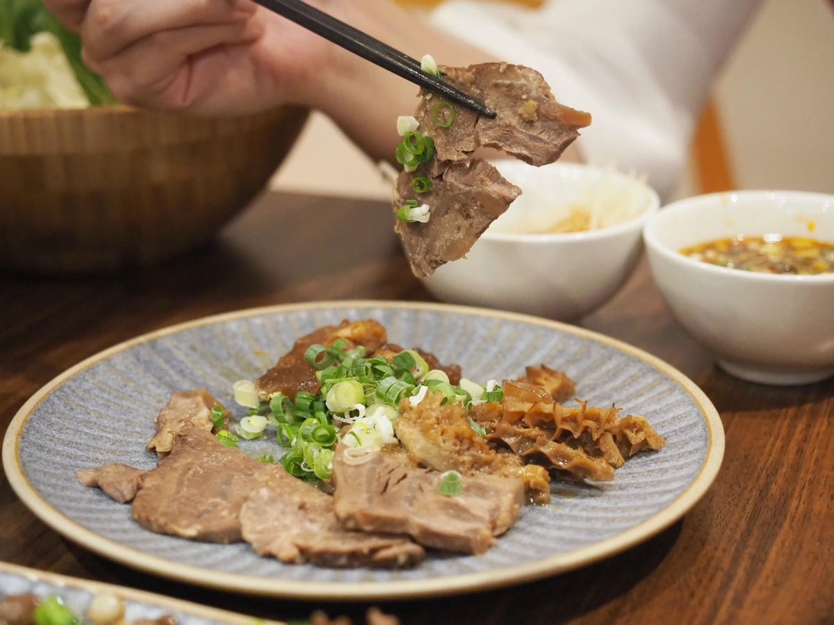 民生社區美食推薦潮牛殿溫體牛創意鍋物評價高分!台北溫體牛肉 民生社區美食推薦潮牛殿溫體牛創意鍋物評價高分!台北溫體牛肉