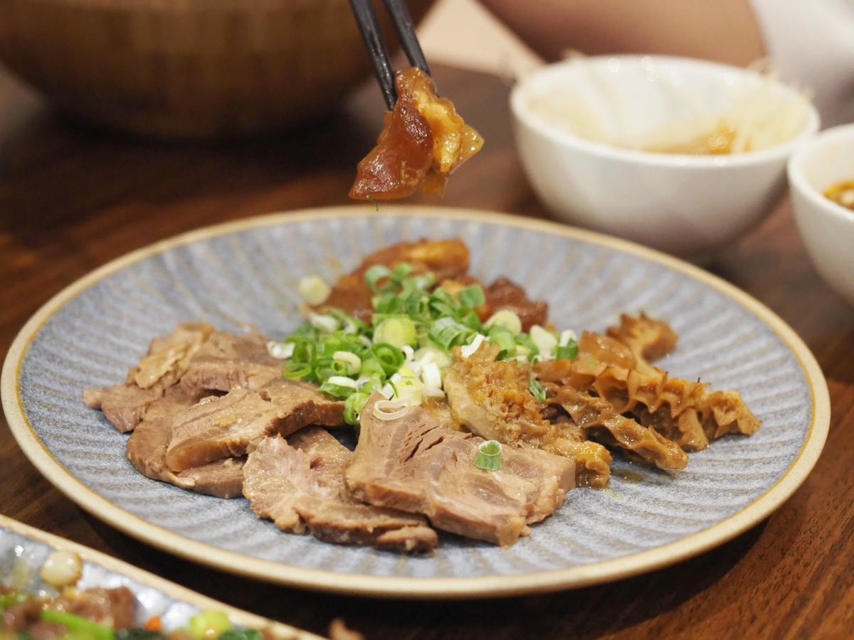 民生社區美食推薦潮牛殿溫體牛創意鍋物評價高分!台北溫體牛肉 民生社區美食推薦潮牛殿溫體牛創意鍋物評價高分!台北溫體牛肉