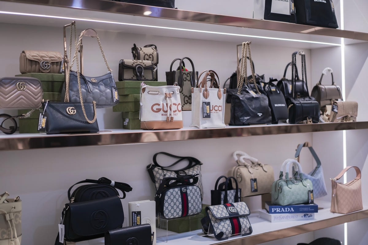 GUCCI、Burberry、Hunter下殺2折起,歐系精 GUCCI、Burberry、Hunter下殺2折起,歐系精