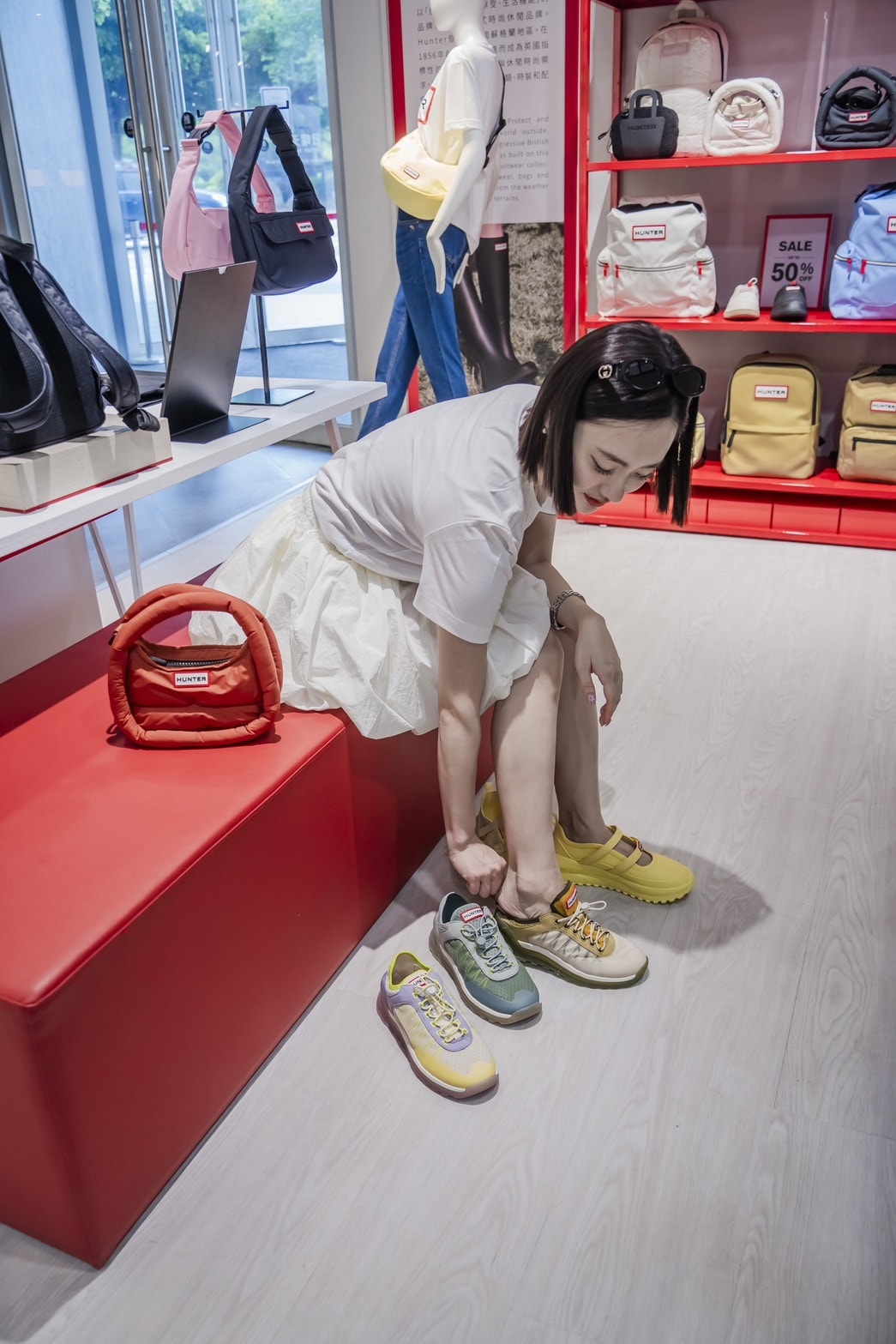 GUCCI、Burberry、Hunter下殺2折起,歐系精 GUCCI、Burberry、Hunter下殺2折起,歐系精