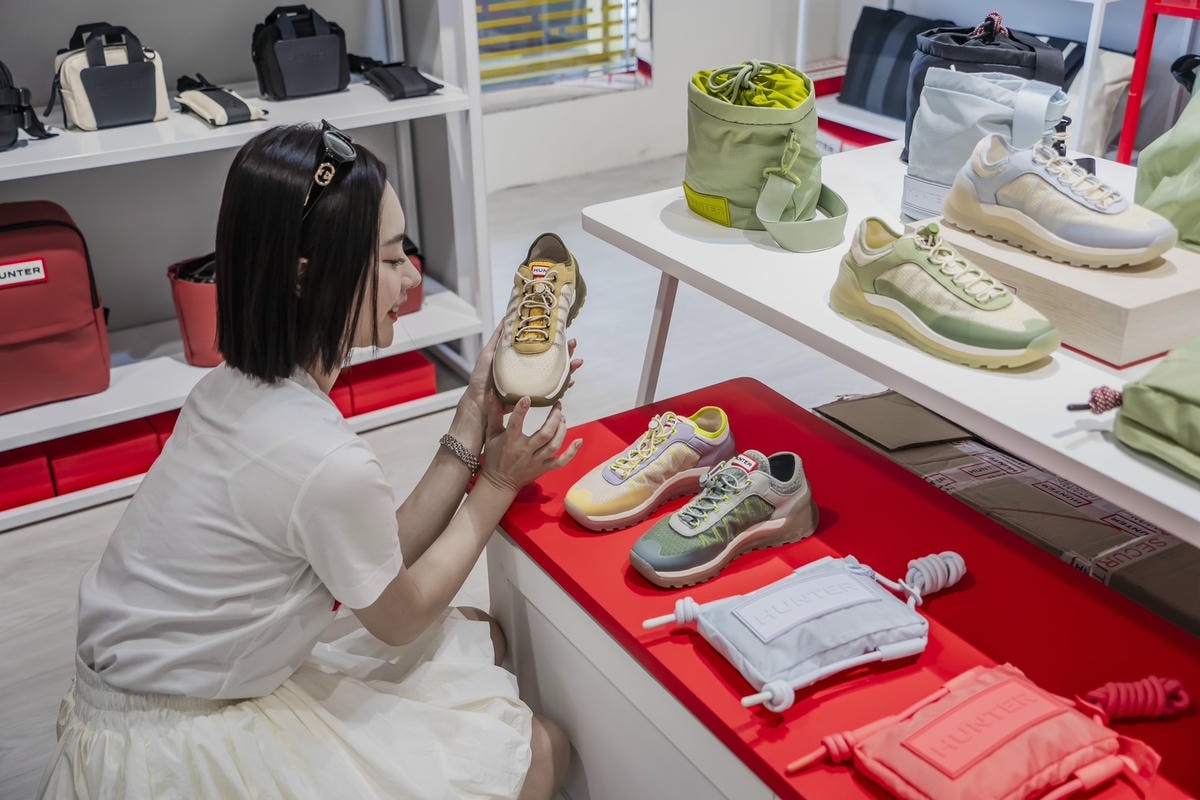 GUCCI、Burberry、Hunter下殺2折起,歐系精 GUCCI、Burberry、Hunter下殺2折起,歐系精