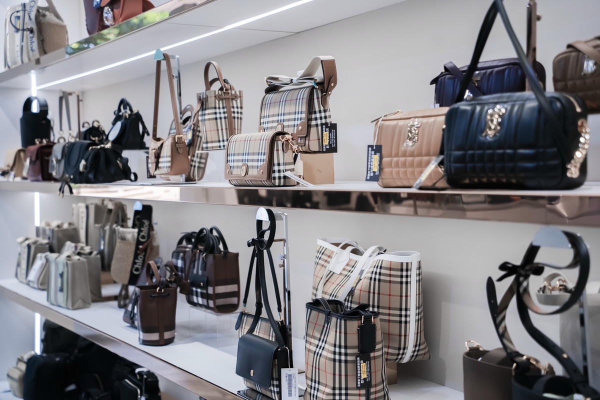 GUCCI、Burberry、Hunter下殺2折起,歐系精 GUCCI、Burberry、Hunter下殺2折起,歐系精