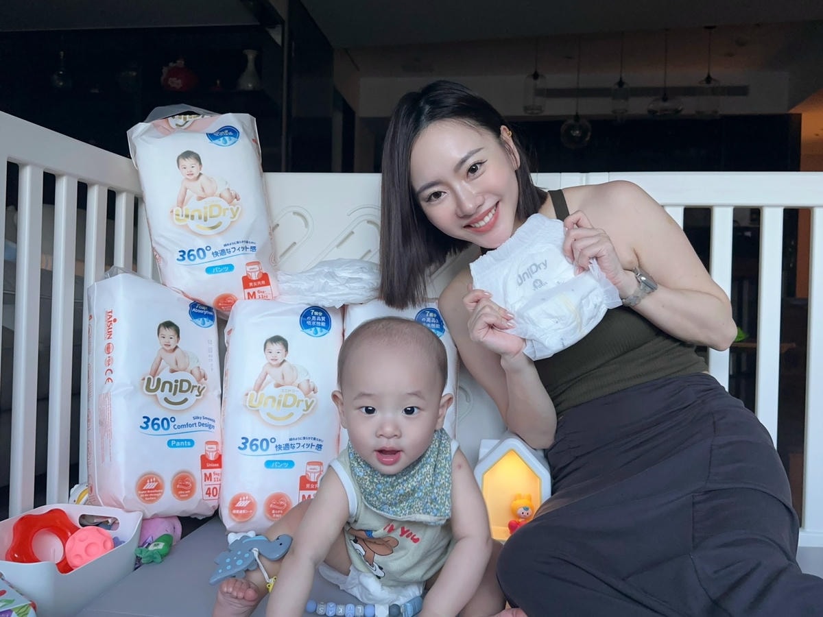 日本雙科醫師一致推薦!從翻身就能穿的 Unidry優力寶抱抱 日本雙科醫師一致推薦!從翻身就能穿的 Unidry優力寶抱抱