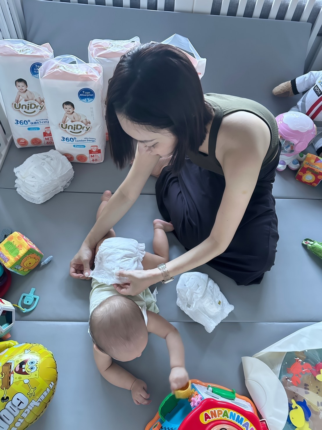 日本雙科醫師一致推薦!從翻身就能穿的 Unidry優力寶抱抱 日本雙科醫師一致推薦!從翻身就能穿的 Unidry優力寶抱抱