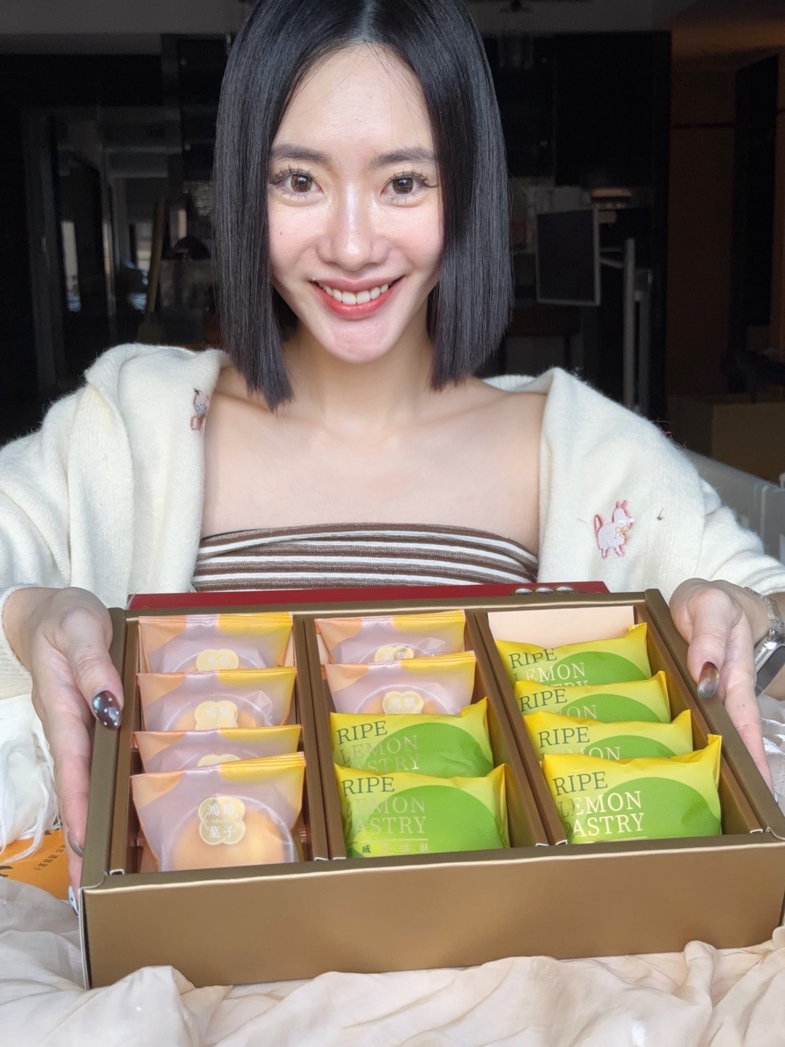 2026 過年禮盒推薦|鴻鼎菓子馬年限定春節新品:開心果包心曲奇、烏魚子曲奇一次收藏 - 第5張圖 2026 過年禮盒推薦|鴻鼎菓子馬年限定春節新品:開心果包心曲奇、烏魚子曲奇一次收藏
