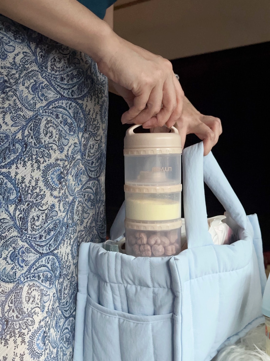 新生兒奶瓶推薦|韓國 MOYUUM Mov.aa 圓口偏心奶瓶,一蓋轉換儲存罐,偏心奶嘴設計更省力 - 第23張圖 新生兒奶瓶推薦|韓國 MOYUUM Mov.aa 圓口偏心奶瓶,一蓋轉換儲存罐,偏心奶嘴設計更省力