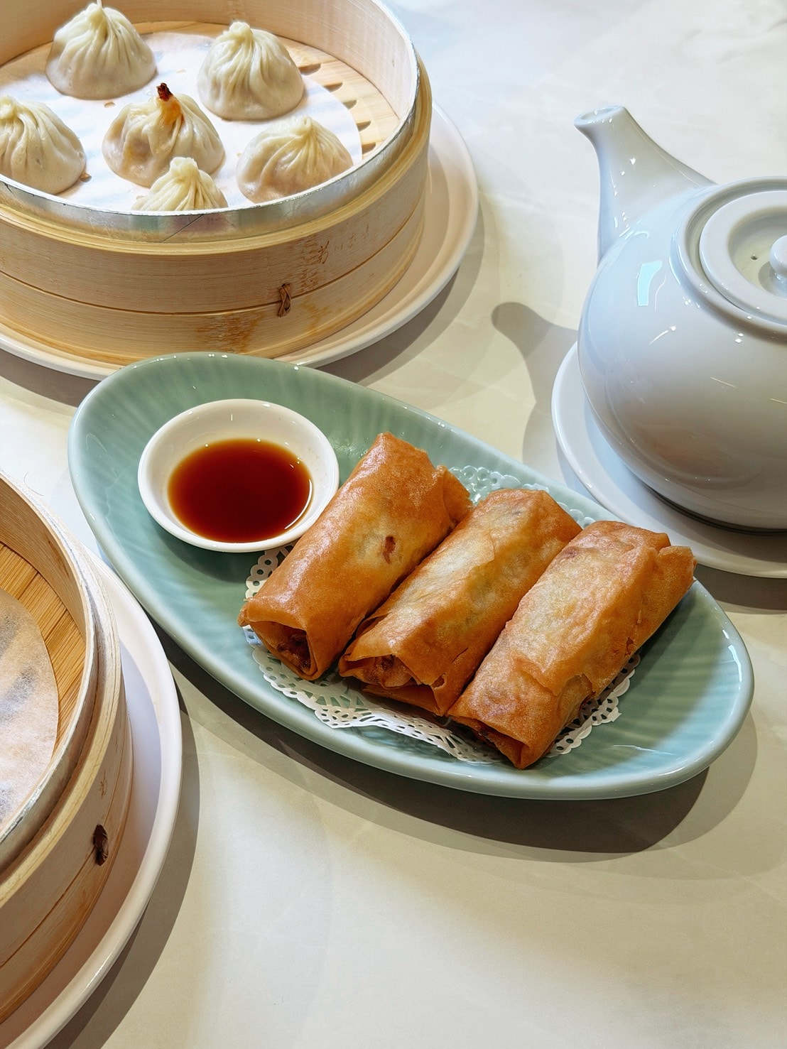 南港 LaLaport 吃什麼？漢來上海湯包必吃：18摺手工小籠湯包＋生煎湯包一次滿足