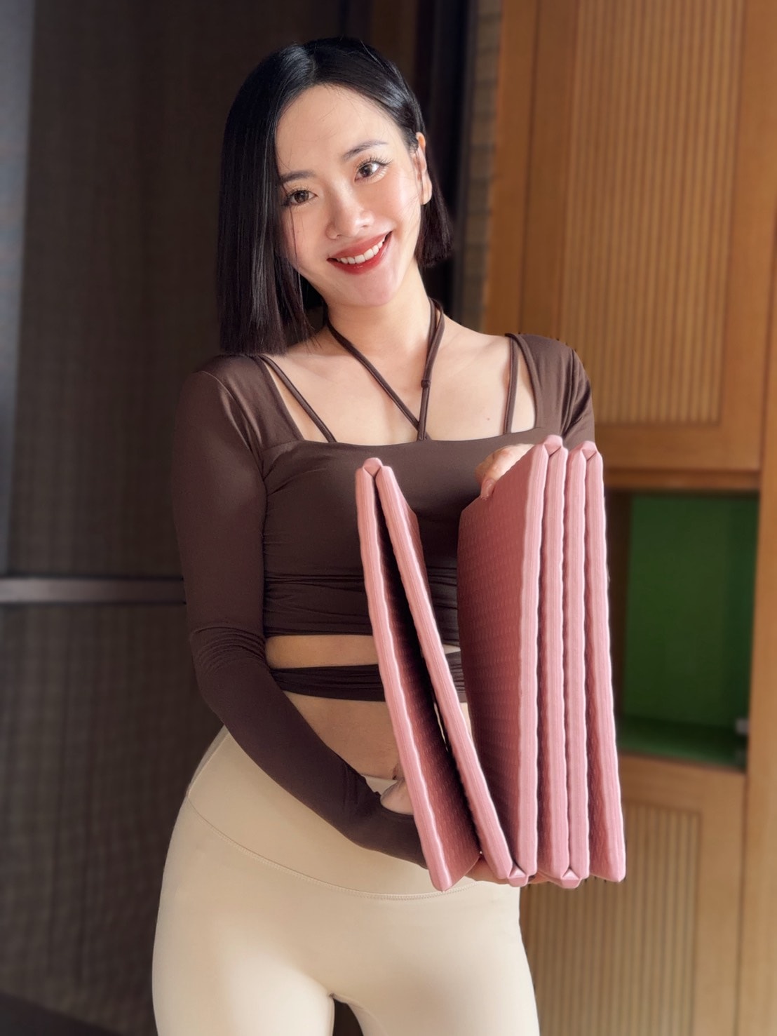 QMAT方折疊瑜珈墊開箱|不只是Yoga Mat!攜帶型折疊瑜珈墊化身寶寶遊戲墊、野餐墊實測分享 - 第7張圖 QMAT方折疊瑜珈墊開箱|不只是Yoga Mat!攜帶型折疊瑜珈墊化身寶寶遊戲墊、野餐墊實測分享