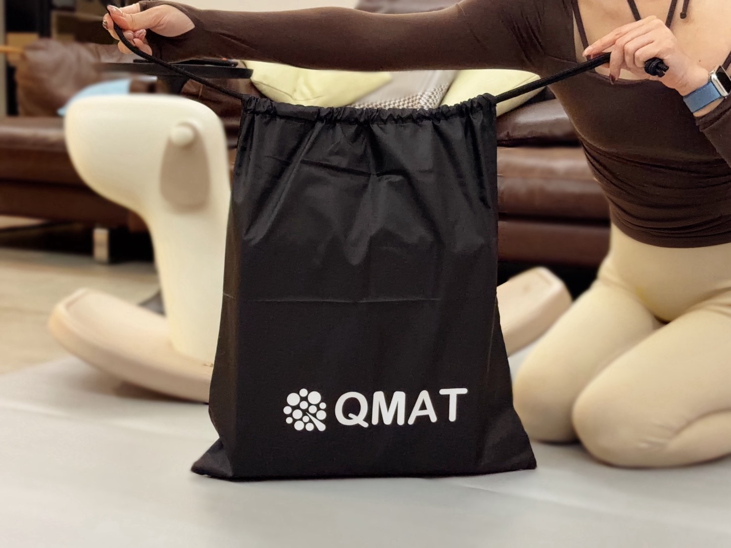 QMAT方折疊瑜珈墊開箱｜不只是Yoga Mat！攜帶型折疊瑜珈墊化身寶寶遊戲墊、野餐墊實測分享