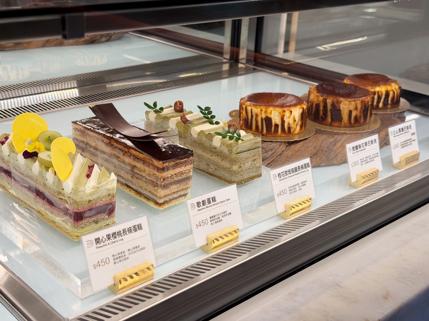 母親節蛋糕推薦｜台北漢來飯店「溫柔時光」蛋糕＋日日烘焙坊酸種麵包開箱