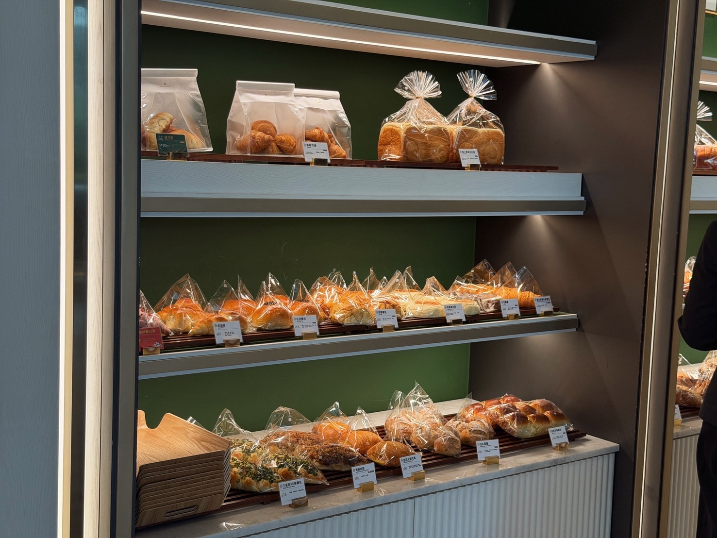 母親節蛋糕推薦|台北漢來飯店「溫柔時光」蛋糕+日日烘焙坊酸種麵包開箱 - 第22張圖 母親節蛋糕推薦|台北漢來飯店「溫柔時光」蛋糕+日日烘焙坊酸種麵包開箱