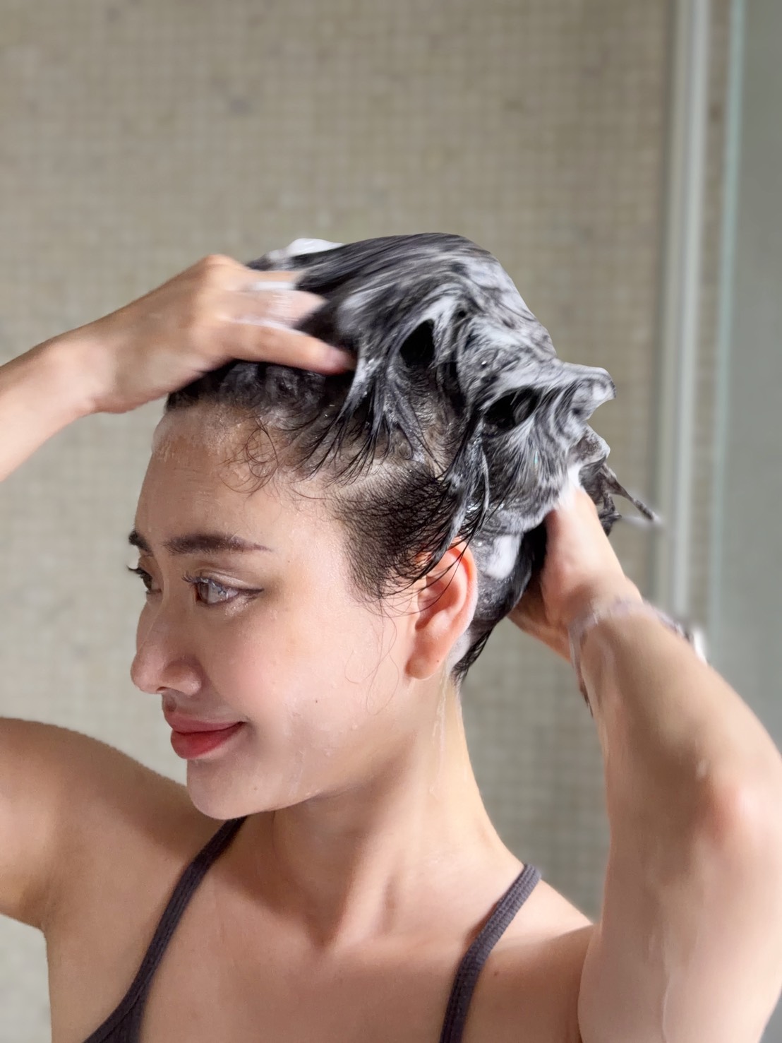 歐麗雅評價｜夏日頭皮淨化好物開箱：青檬洗髮精＋台灣土肉桂養髮液使用心得