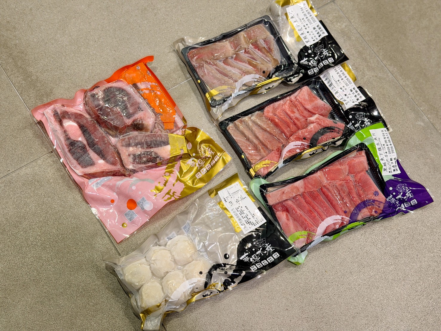 屏東產地直送黑鮪魚生魚片推薦|華得水產東港黑鮪魚上腹、下腹、皮油生魚片開箱,在家打造日料盛宴 - 第2張圖 屏東產地直送黑鮪魚生魚片推薦|華得水產東港黑鮪魚上腹、下腹、皮油生魚片開箱,在家打造日料盛宴