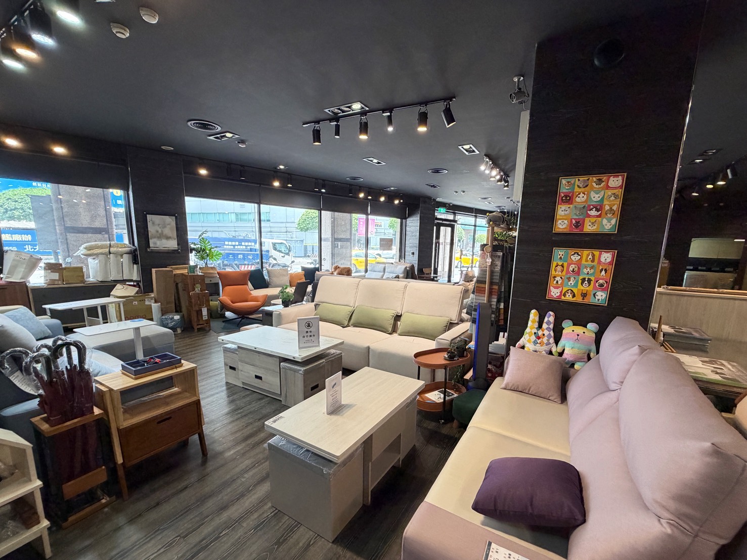 新北家具一站式採買推薦｜億家具批發倉庫新莊店，搬新家、小宅家具預算聰明配置