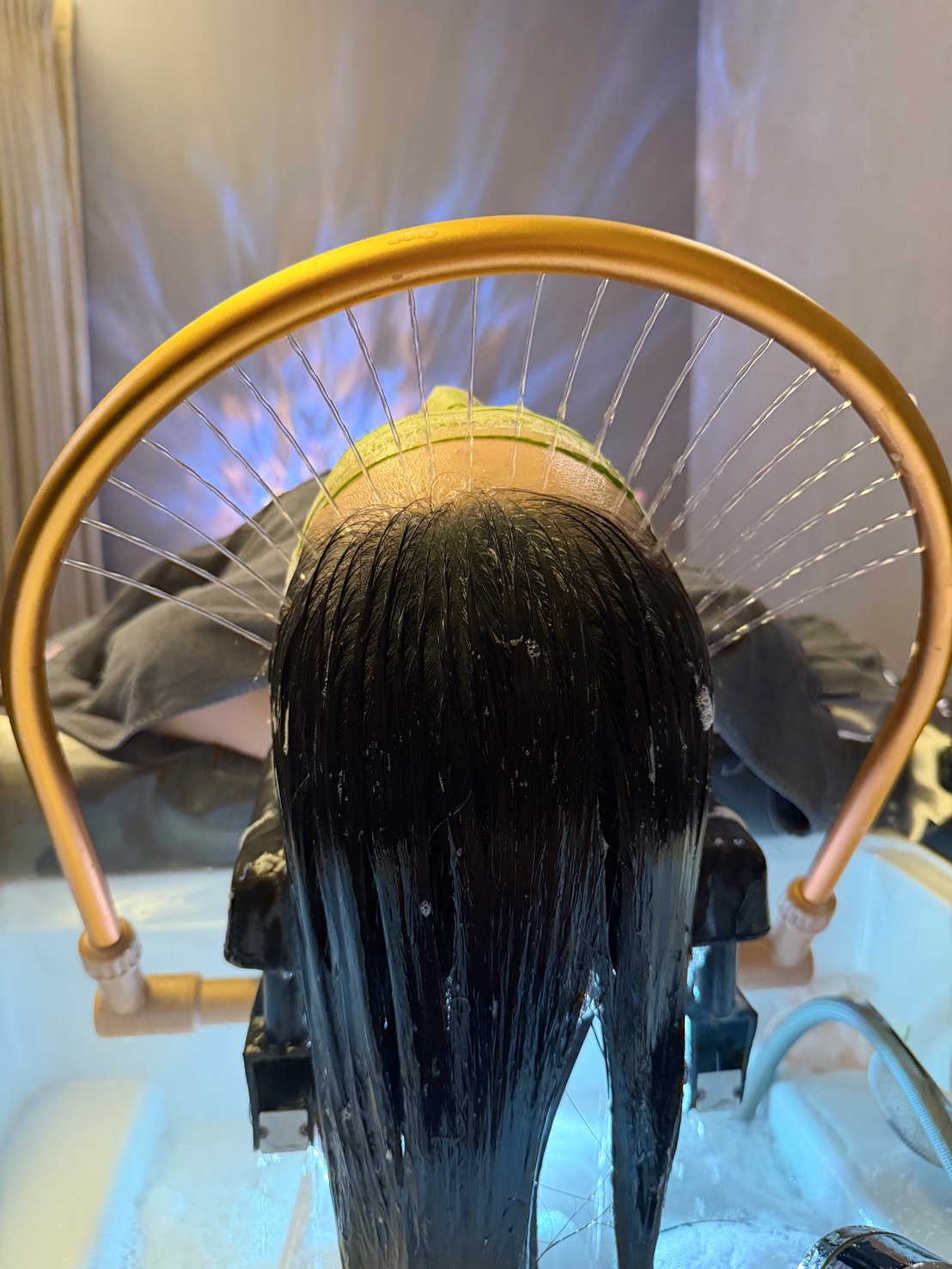 台中越式洗髮推薦｜KIRA HAIR SPA 豪華120分鐘越式洗頭體驗！現刨新鮮小黃瓜面膜，全店使用 Dyson 吹風機