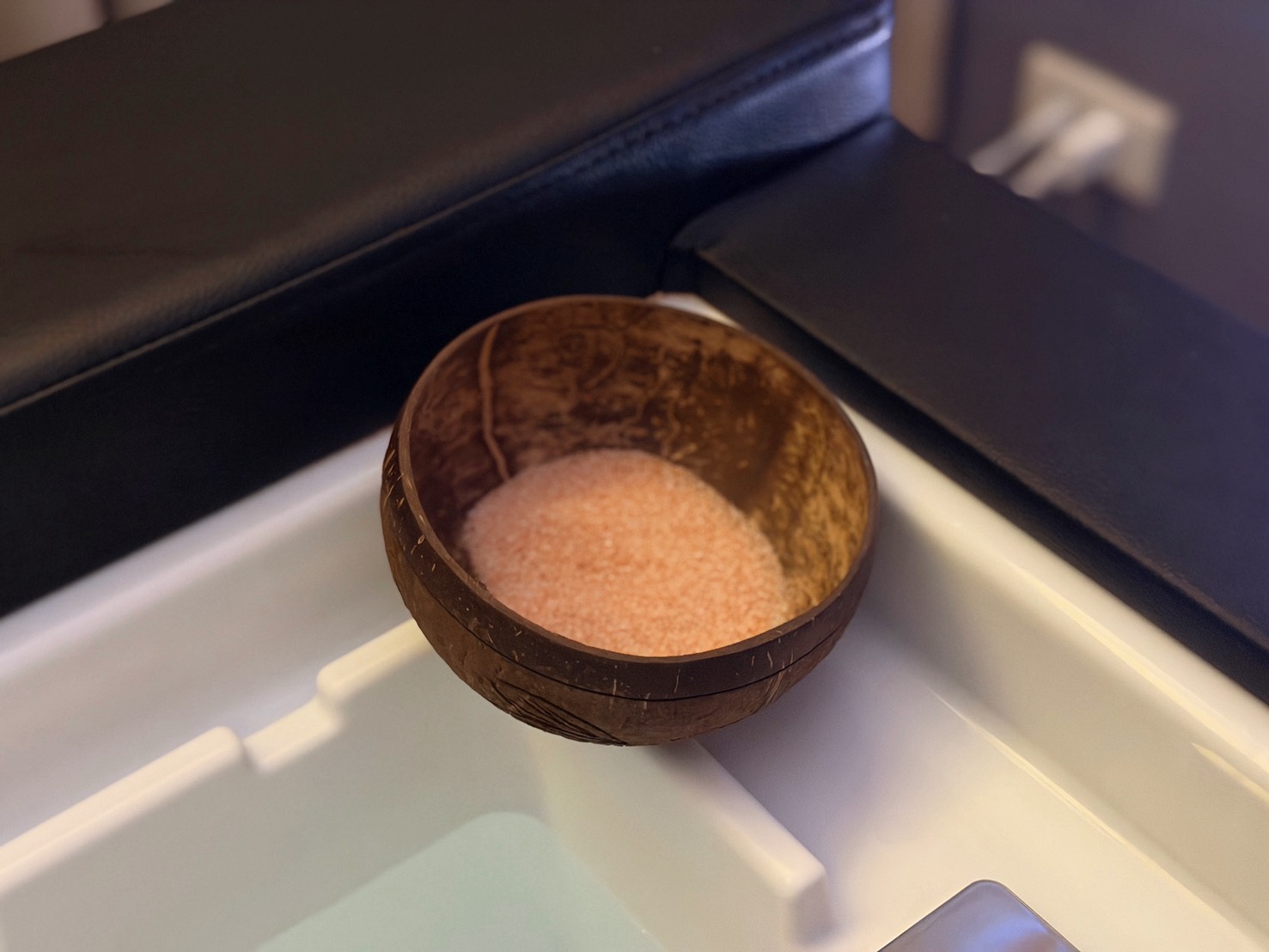 台中越式洗髮推薦｜KIRA HAIR SPA 豪華120分鐘越式洗頭體驗！現刨新鮮小黃瓜面膜，全店使用 Dyson 吹風機