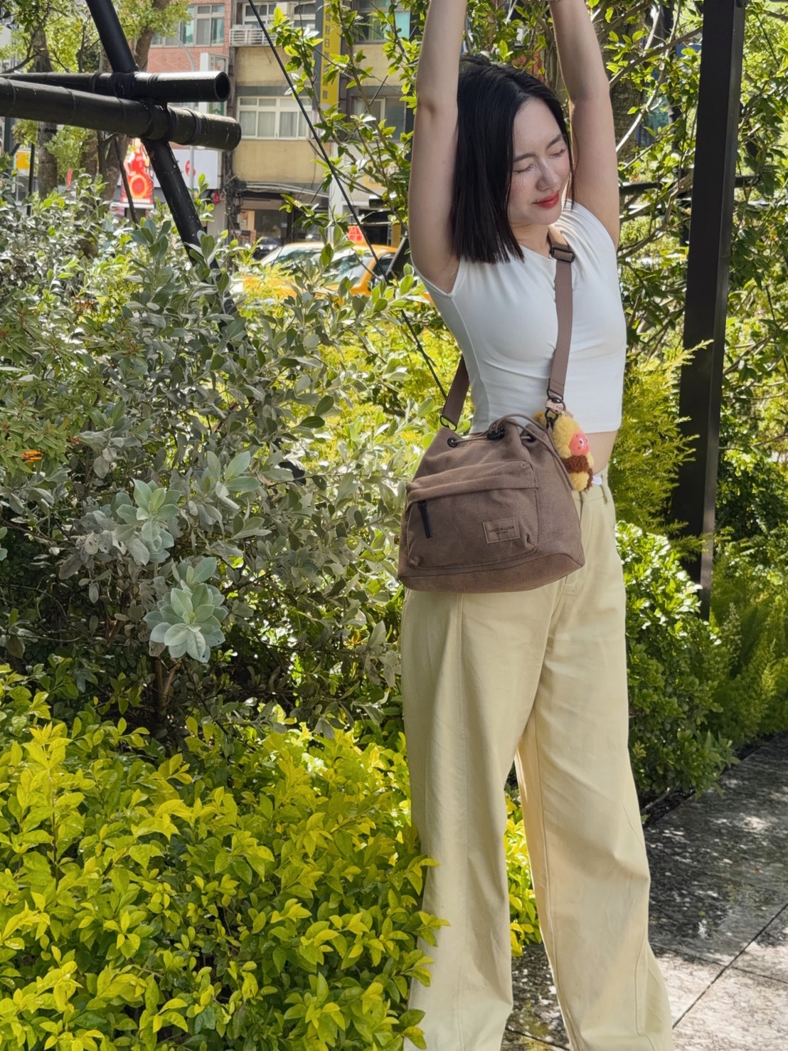 瑞典 GASTON LUGA 包包推薦|Spläsh Bucket Crossbody 復古棕,簡約又有細節的休閒斜背包 - 第7張圖 瑞典 GASTON LUGA 包包推薦|Spläsh Bucket Crossbody 復古棕,簡約又有細節的休閒斜背包